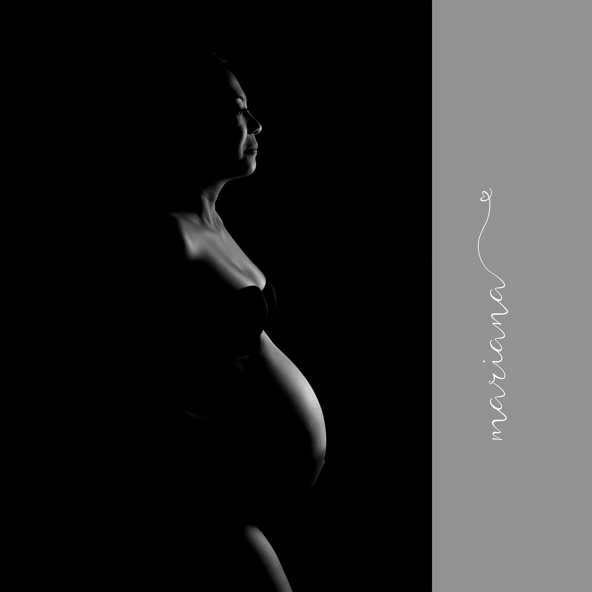Maternity portrait rim light in b&w